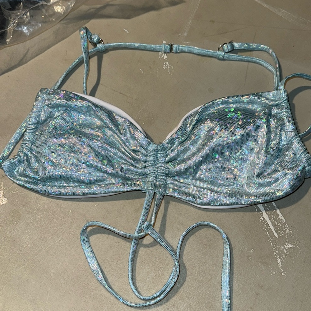 Beach bunny